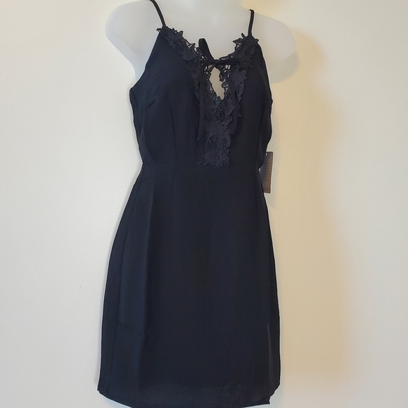 19 Cooper Nordstrom embroidered mini dress sz.sml - Picture 3 of 10